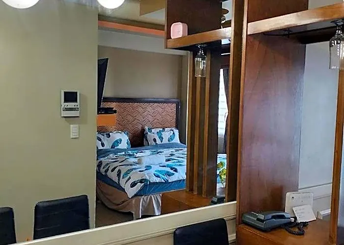 Pasay Condotel Near World & Airport 호텔 3*