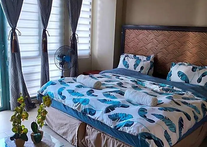 Pasay Condotel Near World & Airport 호텔